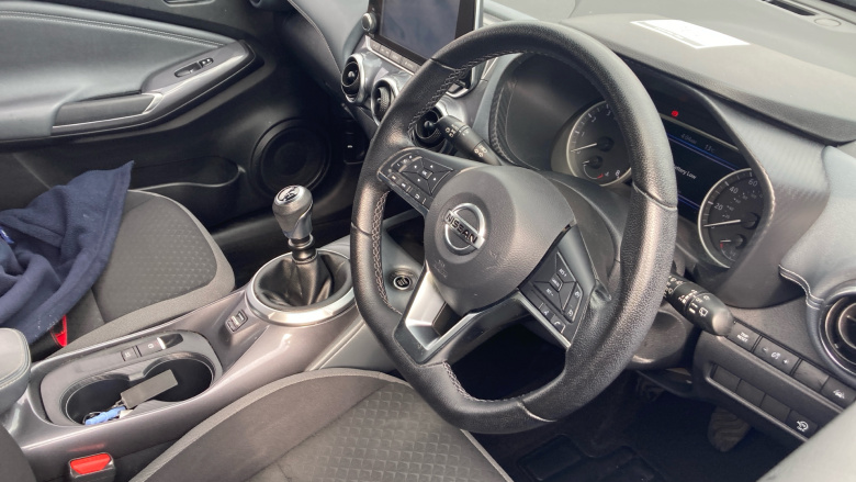 Nissan Juke 1.0 DiG-T 114 N-Connecta 5dr Petrol Hatchback